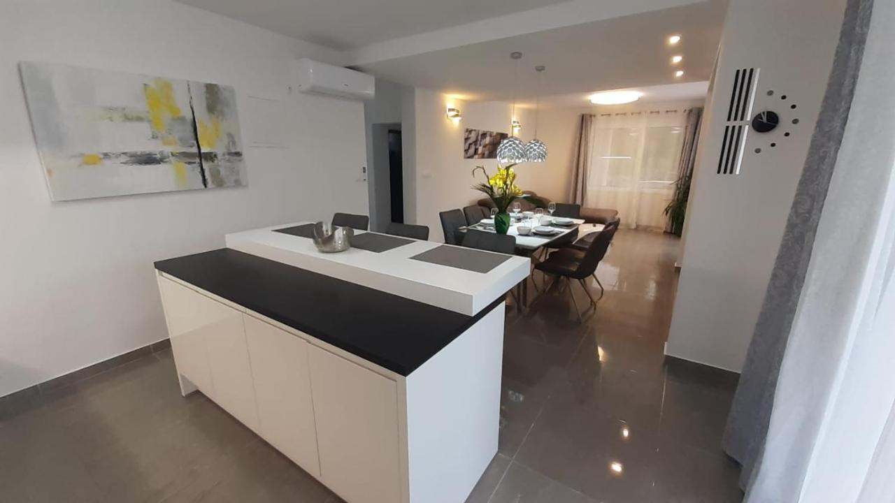 Holiday Hvar Lux Basina ภายนอก รูปภาพ