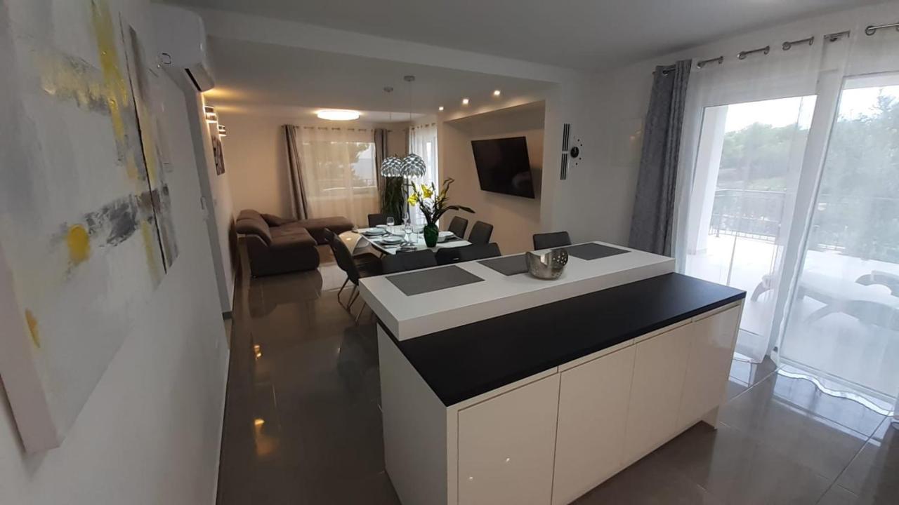 Holiday Hvar Lux Basina ภายนอก รูปภาพ